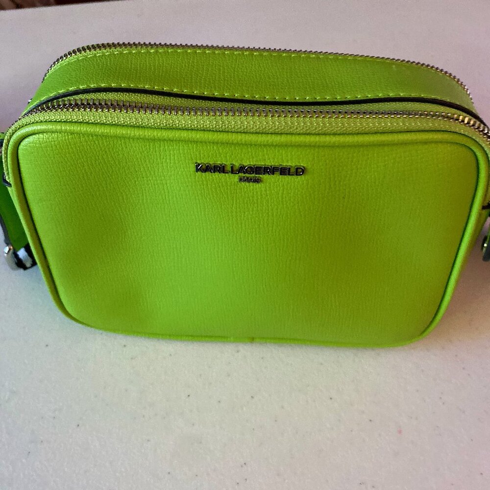 LIKE NEW    Karl Lagerfeld Purse
